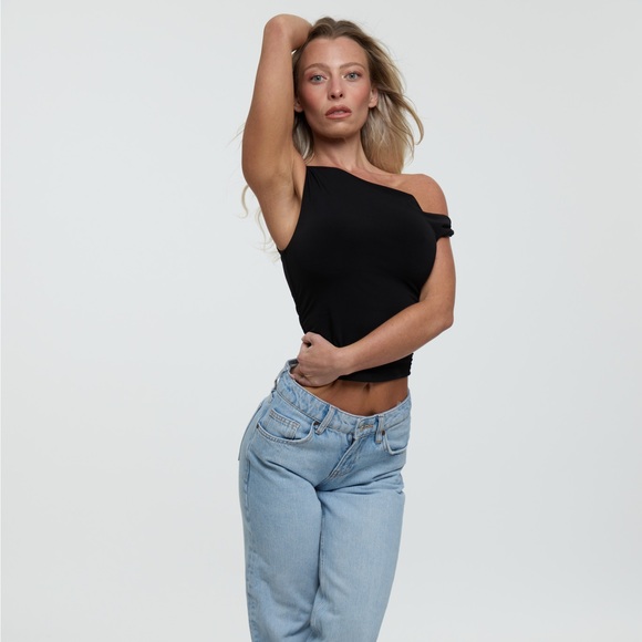 angelinabowe689